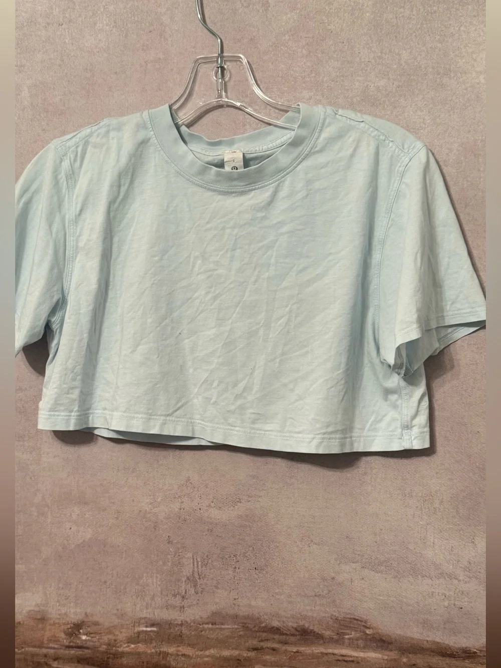 lululemon athletica Pale Blue Crewneck Crop Tee Sz 2